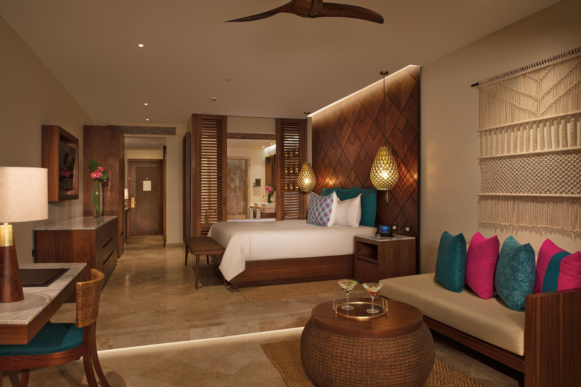 Suite Júnior con Vista Parcial del Mar