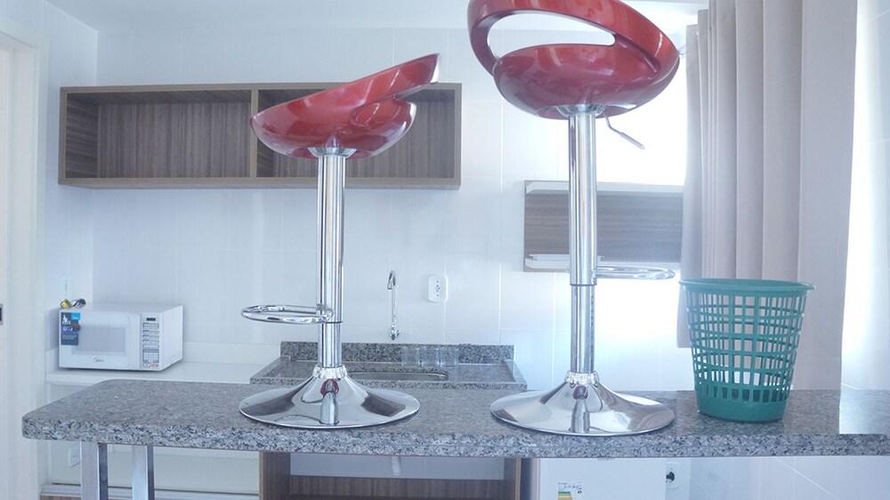 image-housing-carousel