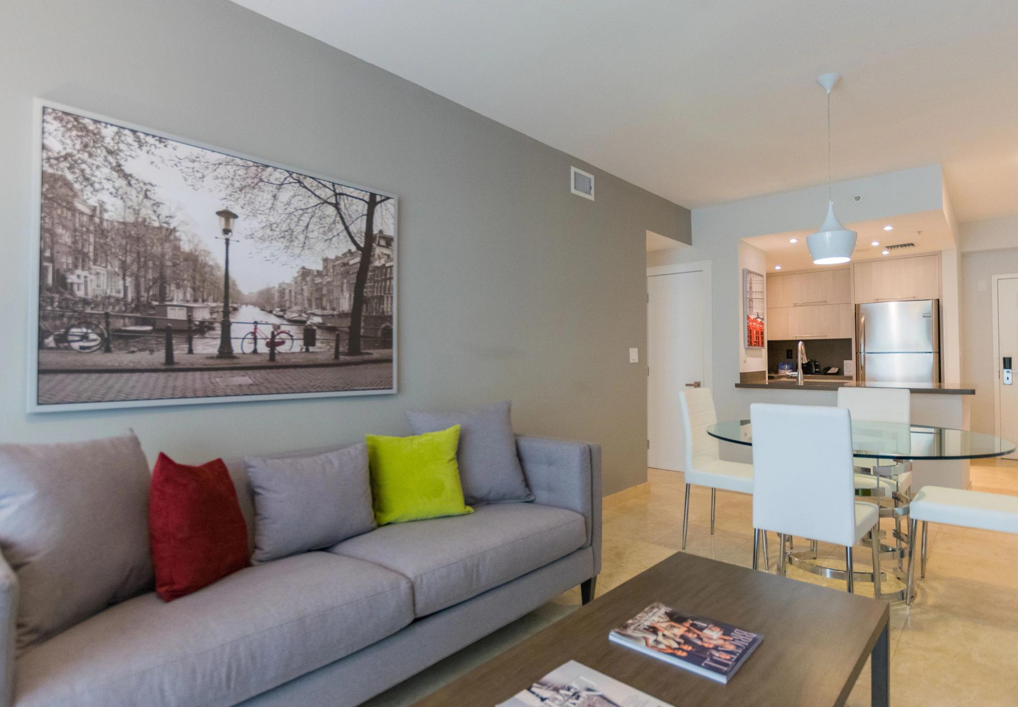 image-housing-carousel
