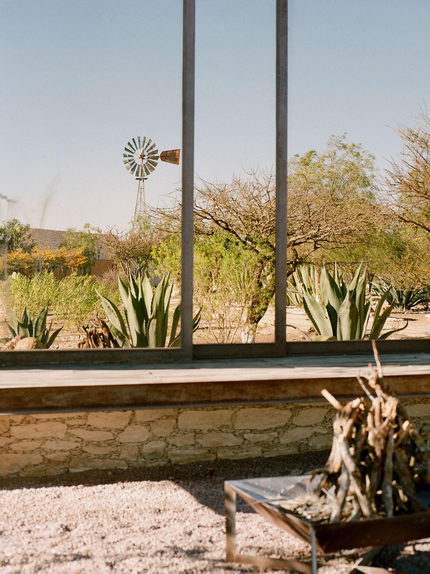 image-housing-carousel