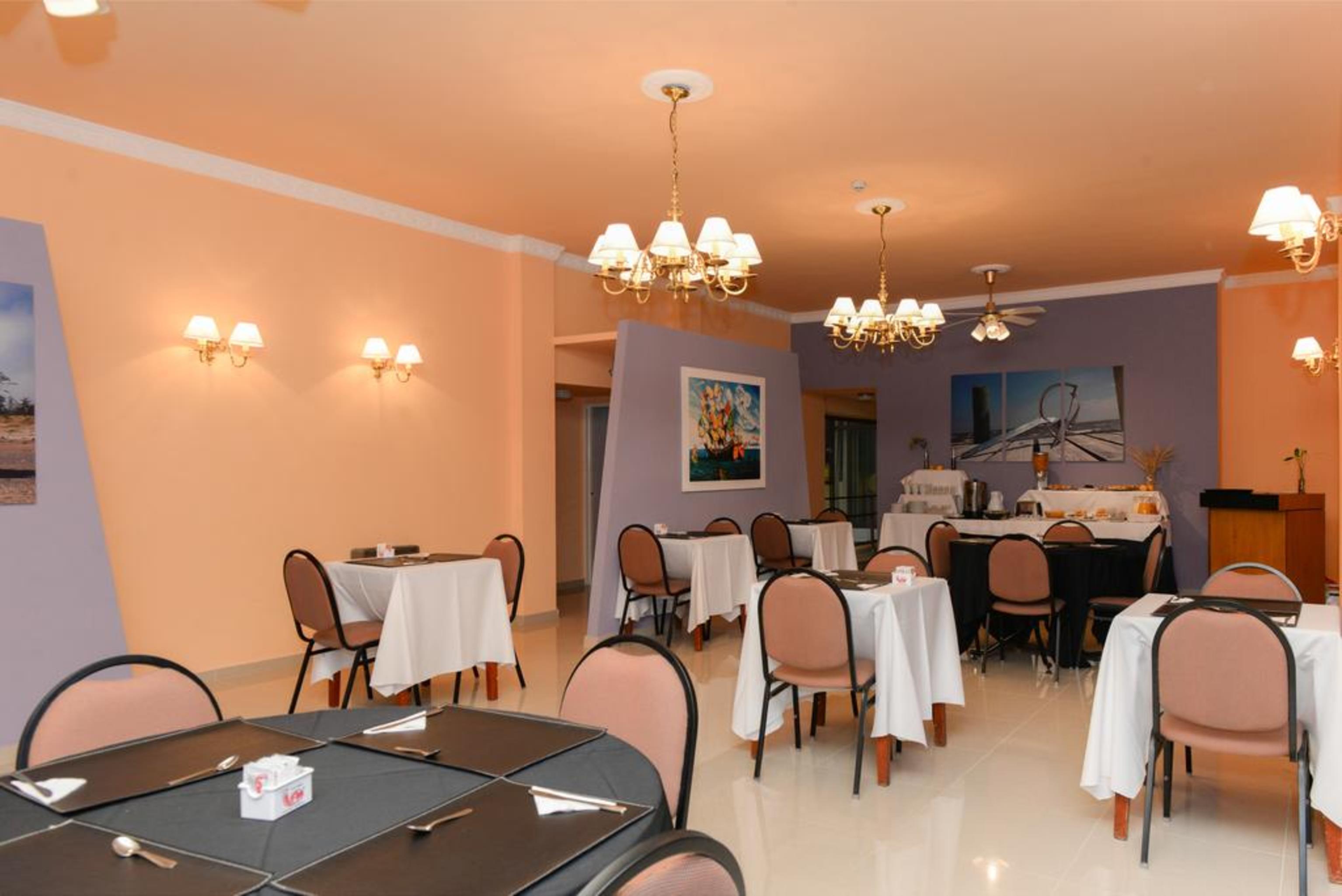 image-housing-carousel