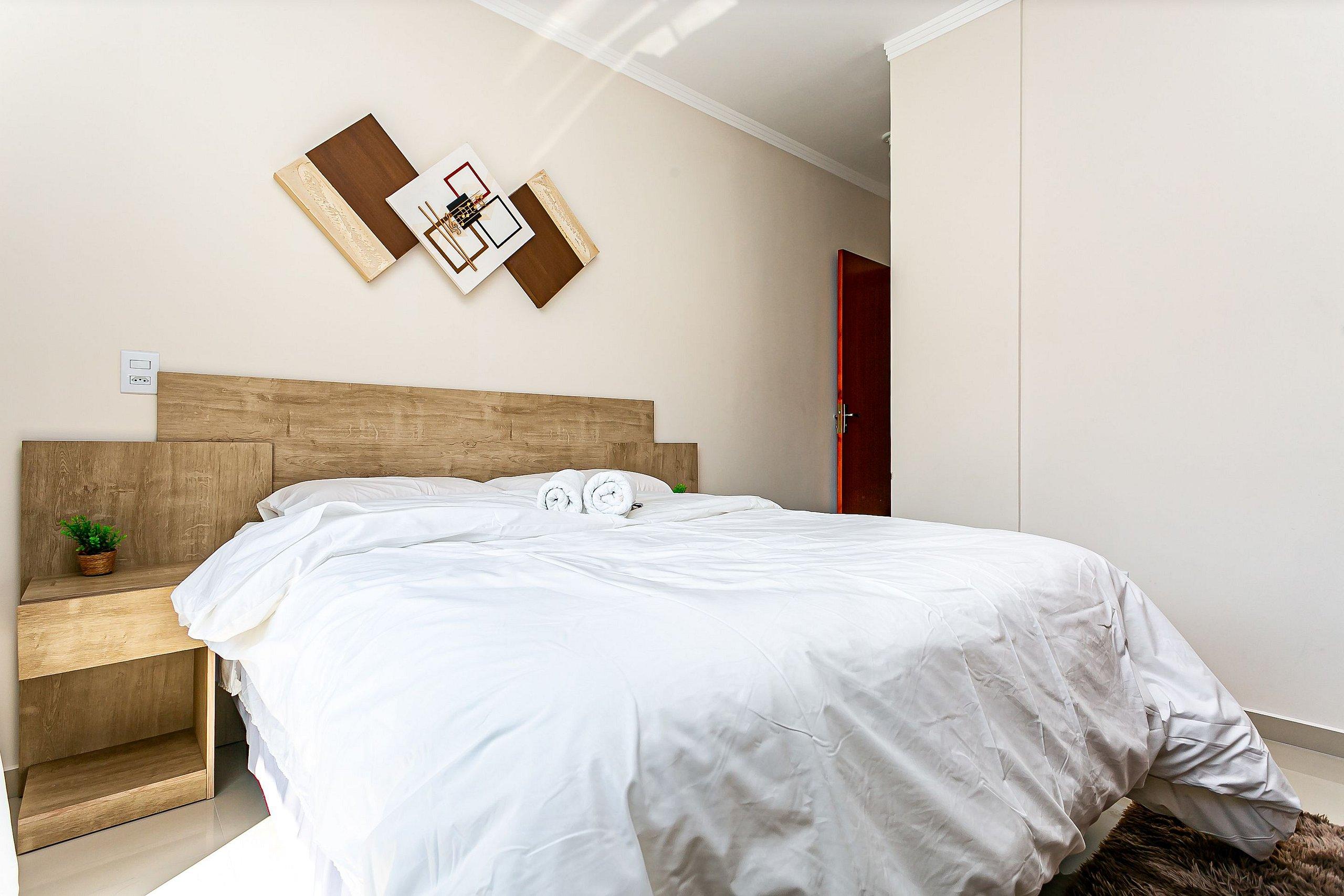 image-housing-carousel