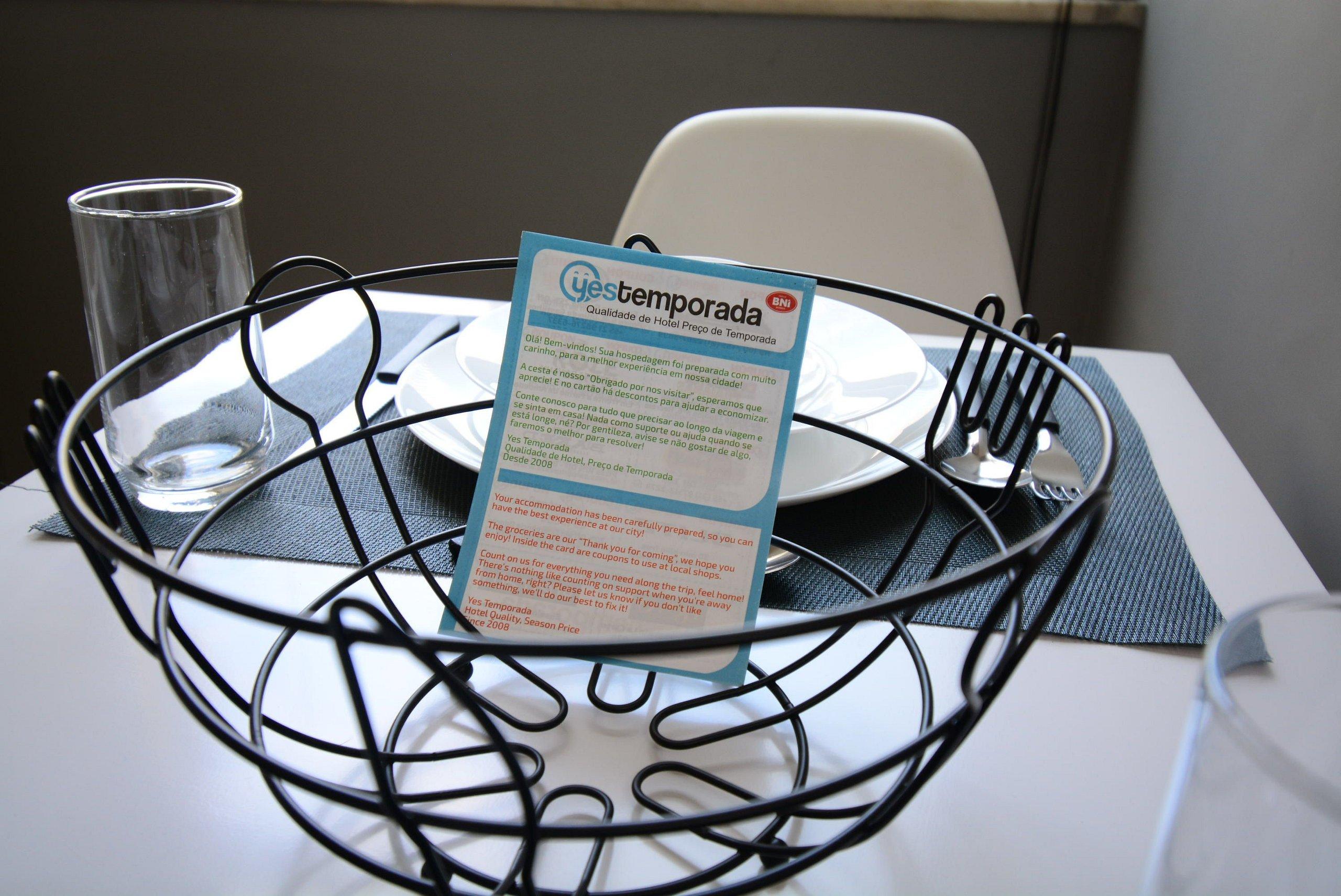 image-housing-carousel