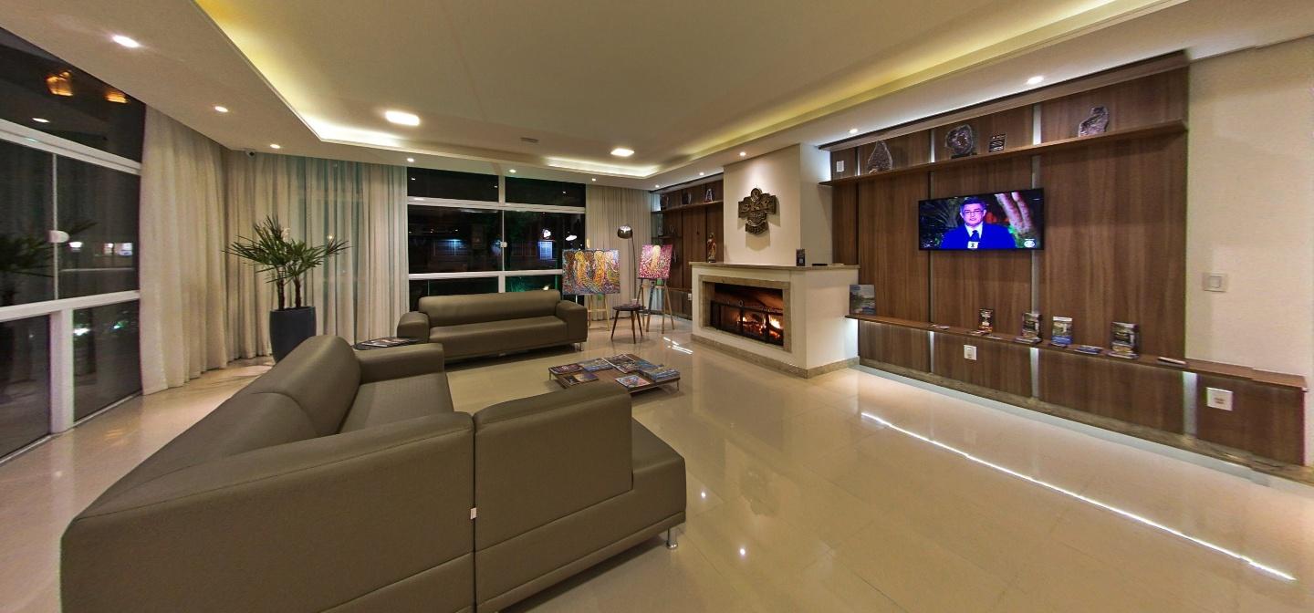 image-housing-carousel