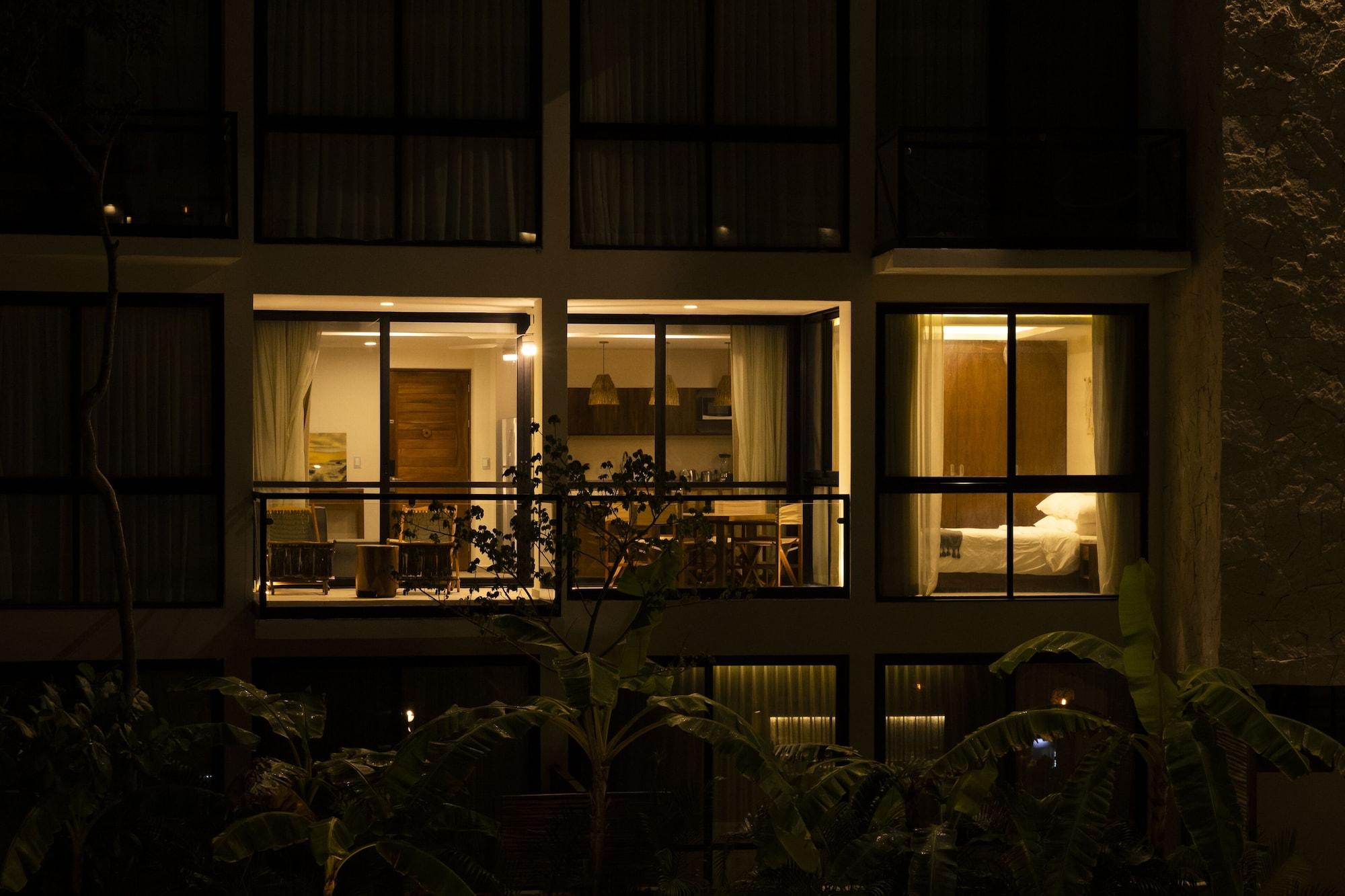 image-housing-carousel