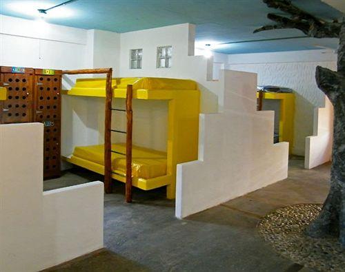 image-housing-carousel
