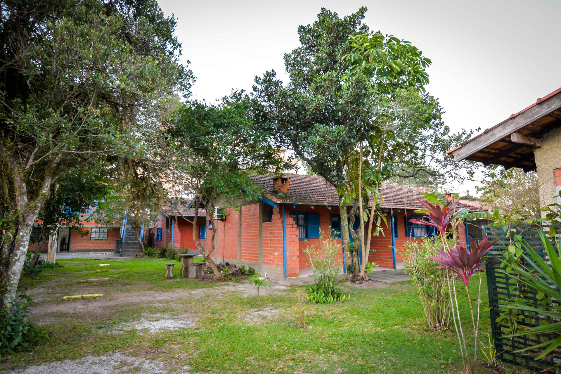 image-housing-carousel