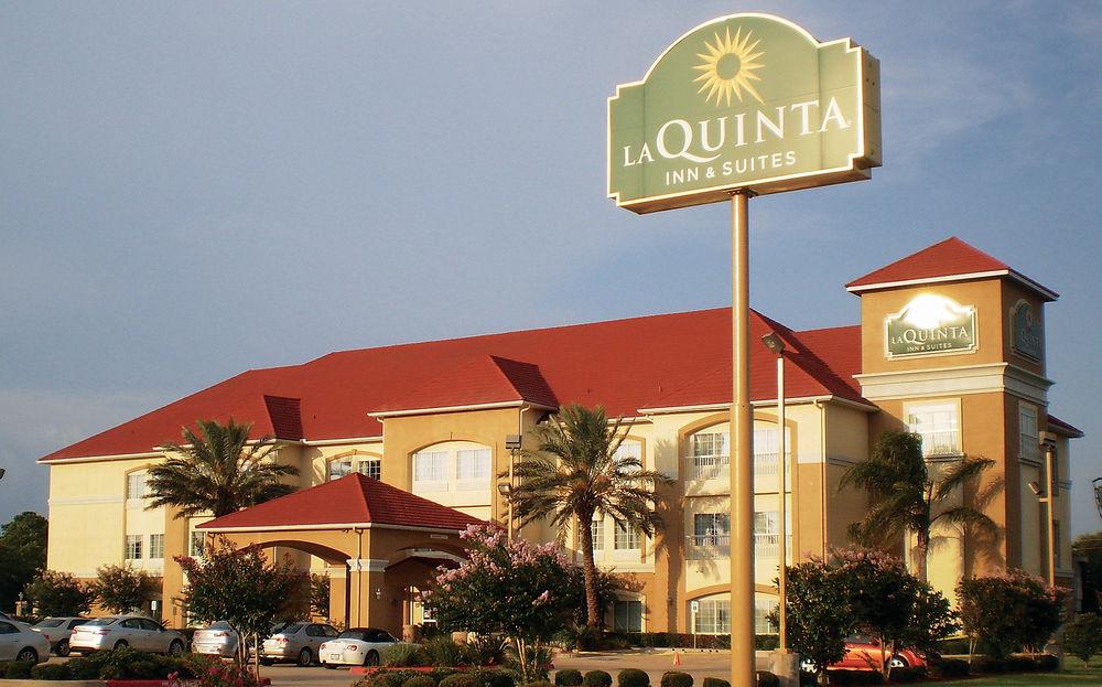 La Quinta Inn & Suites by Wyndham Houston Rosenberg image
