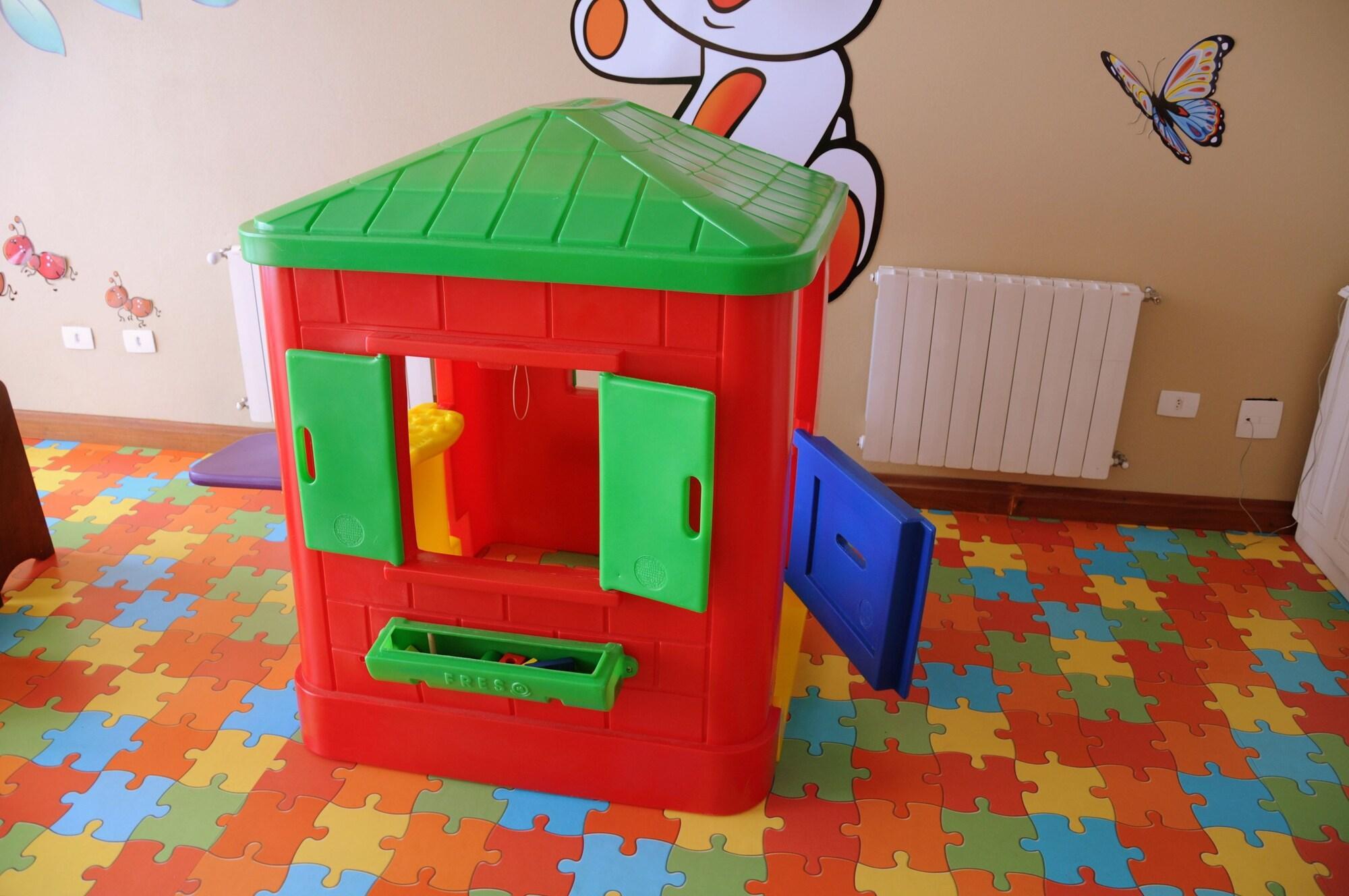 image-housing-carousel