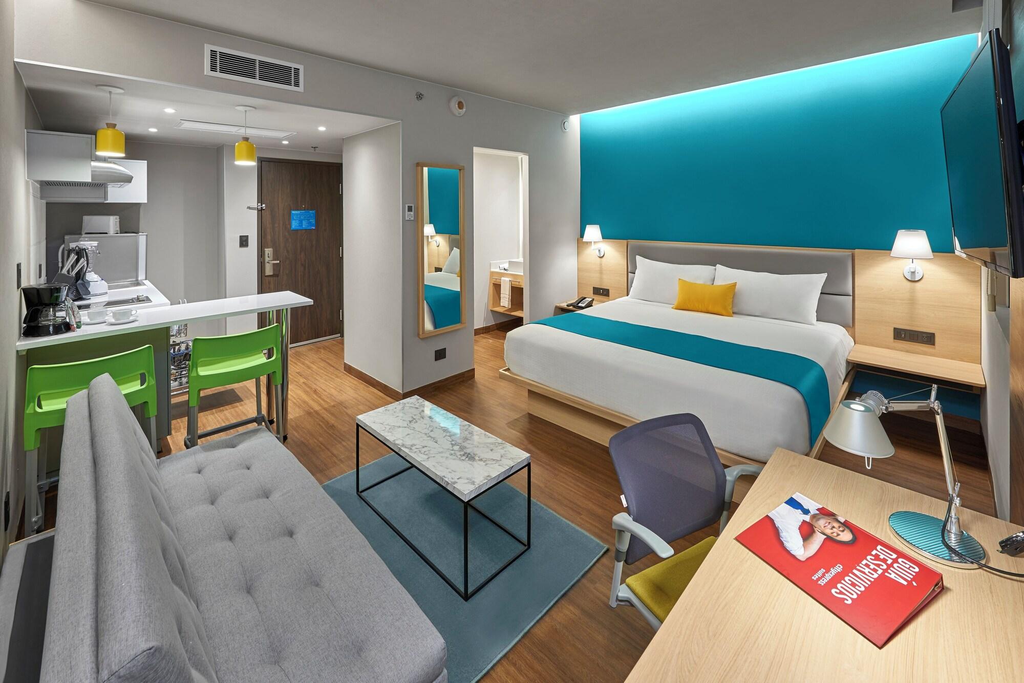 Suite, 1 cama King size con sofá cama
