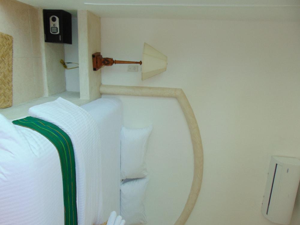 image-housing-carousel