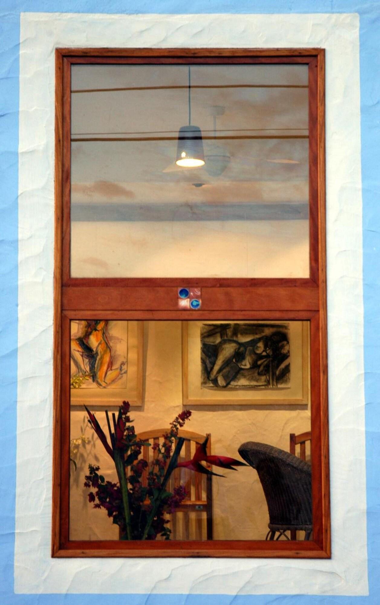 image-housing-carousel