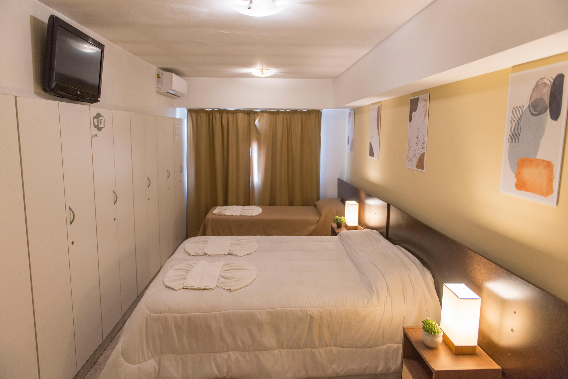 image-housing-carousel