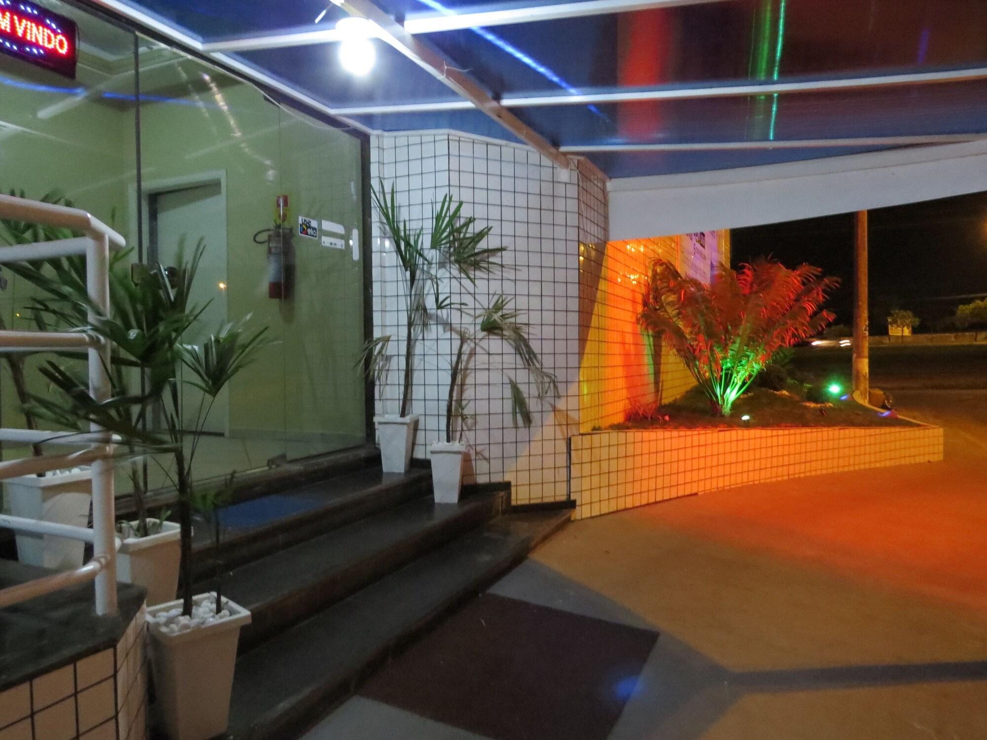 image-housing-carousel