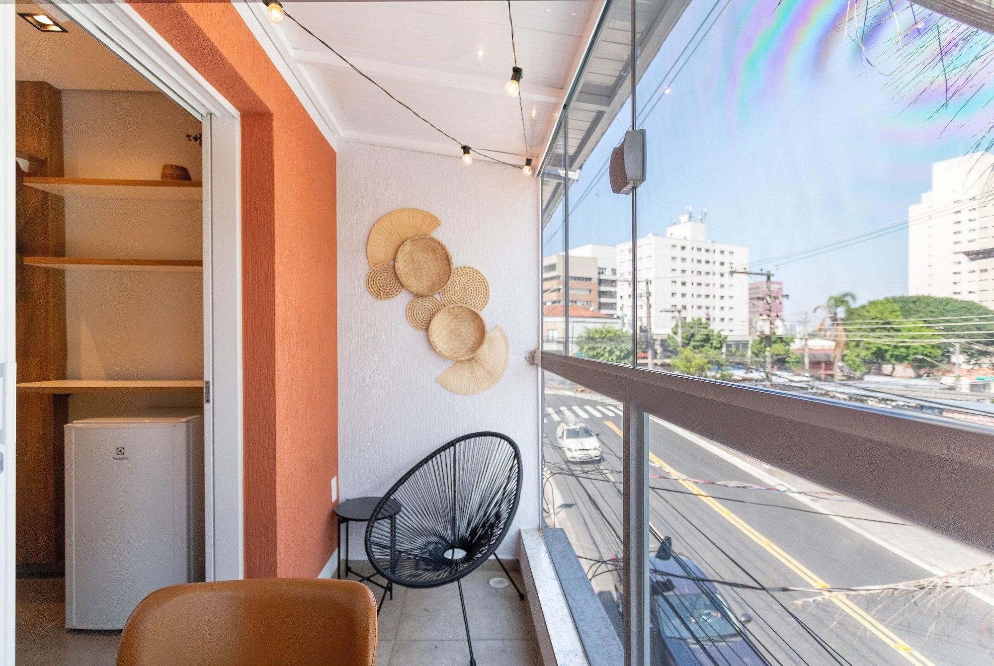 image-housing-carousel