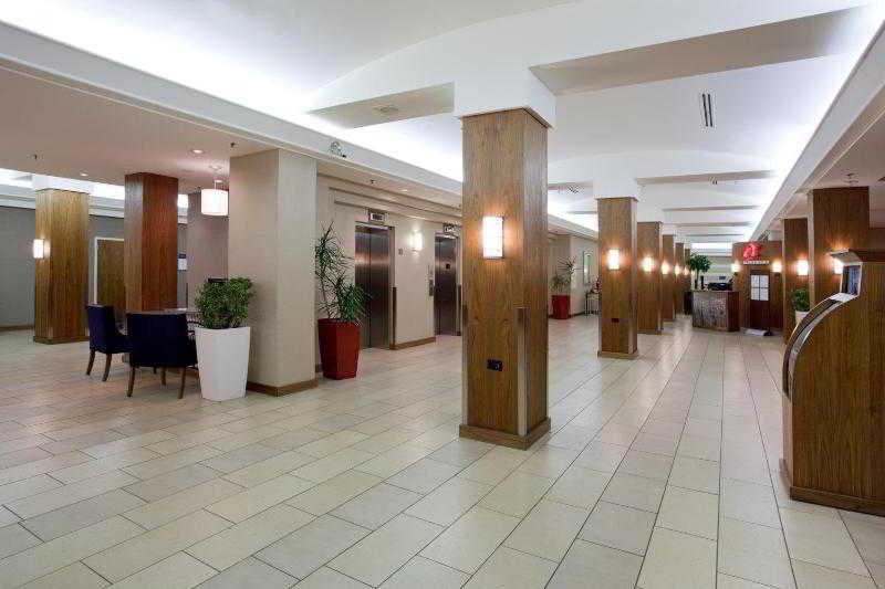 image-housing-carousel