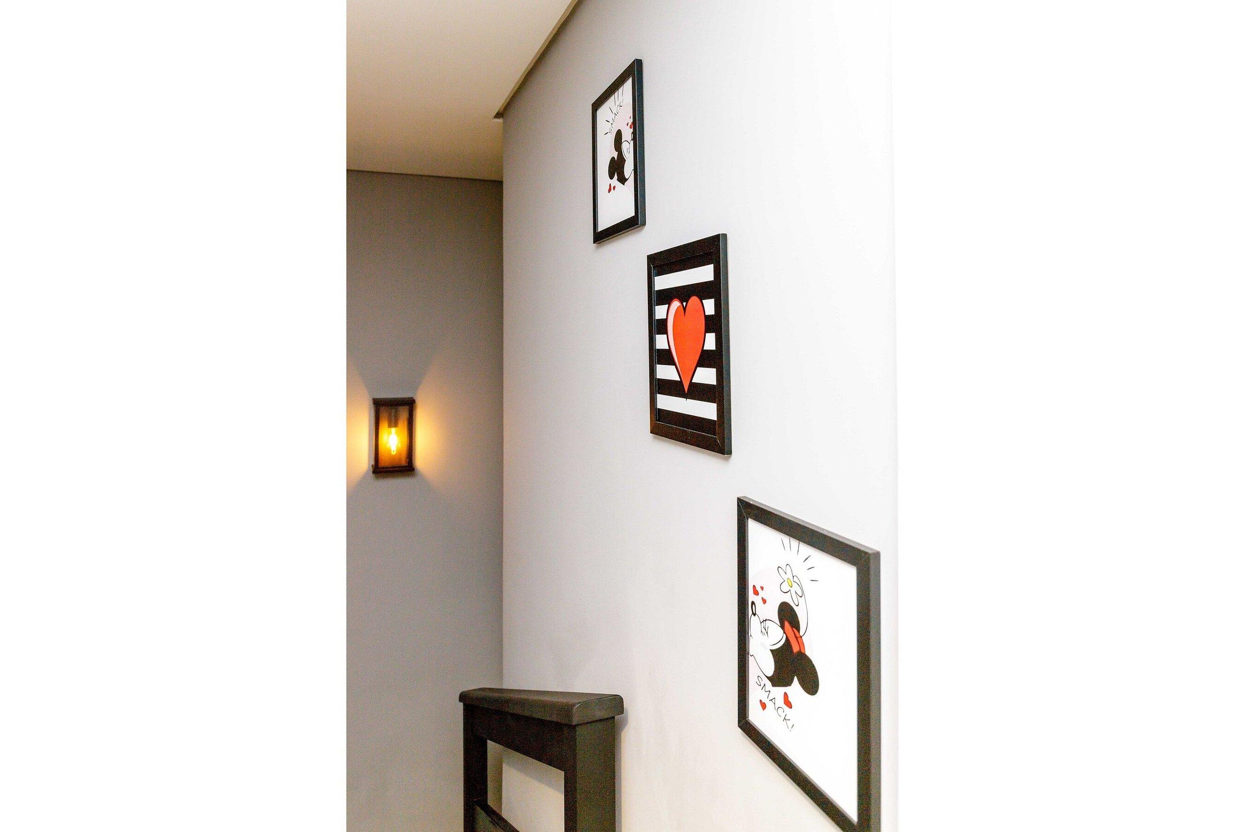 image-housing-carousel