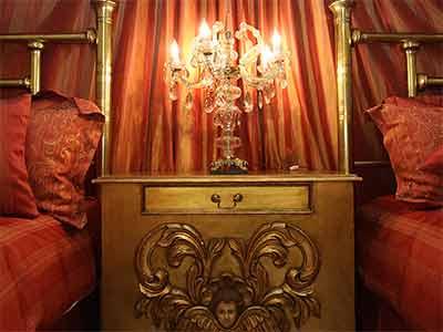 image-housing-carousel