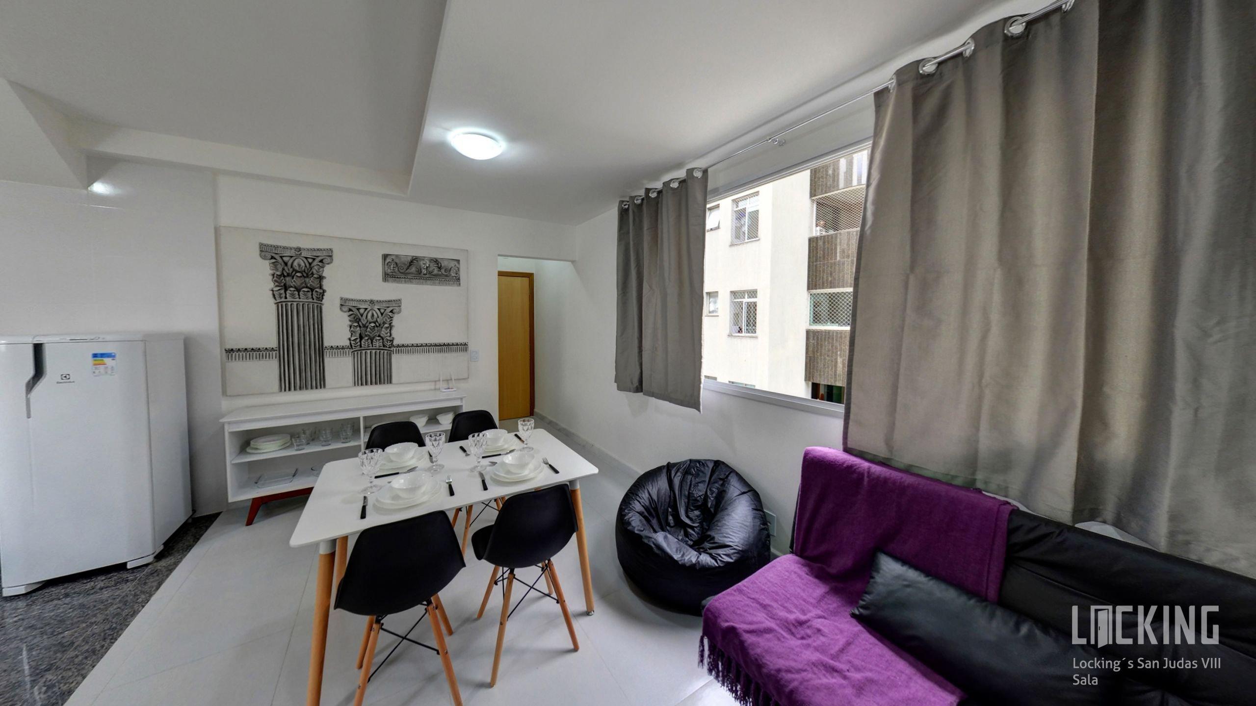 image-housing-carousel