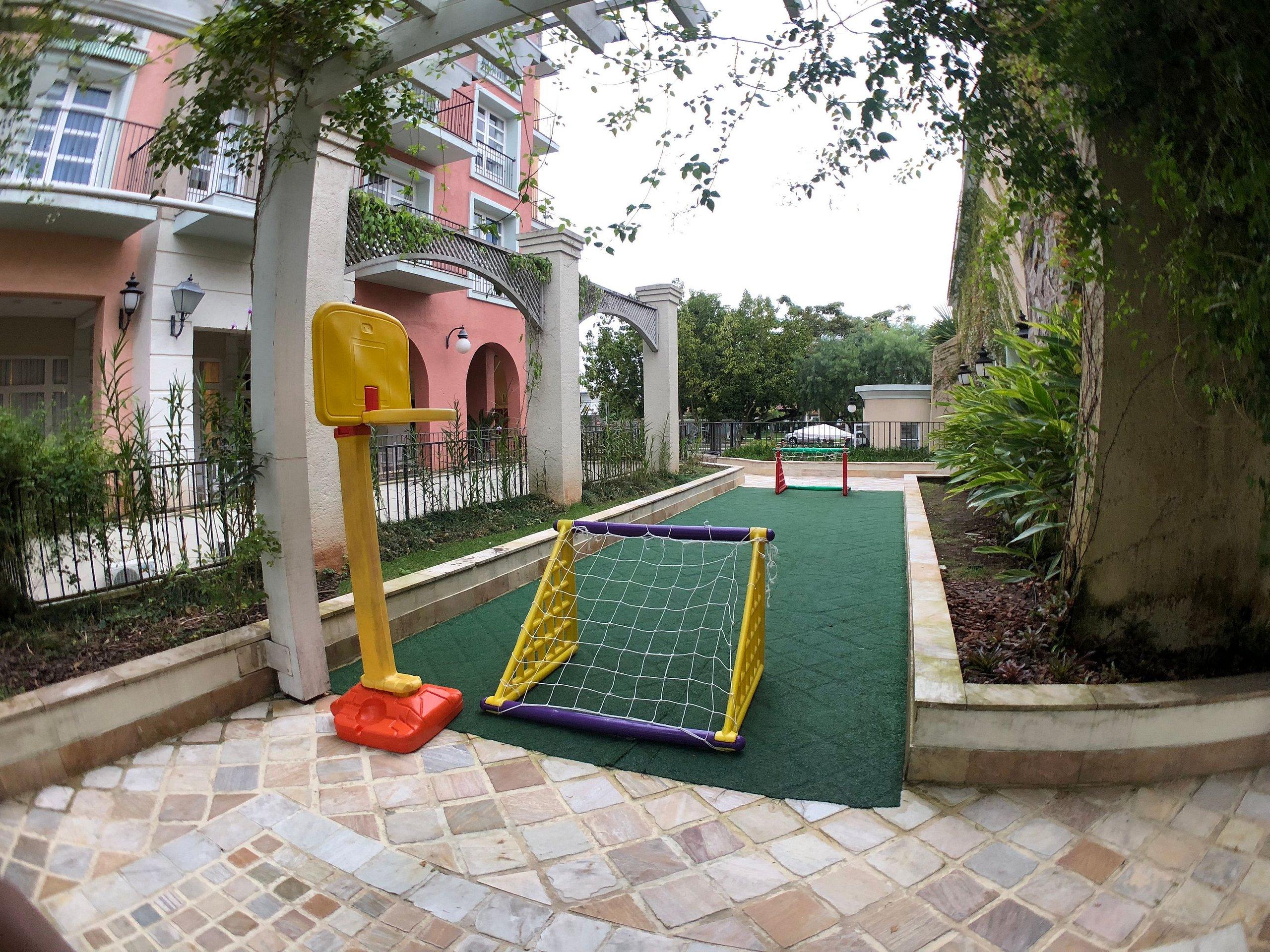 image-housing-carousel