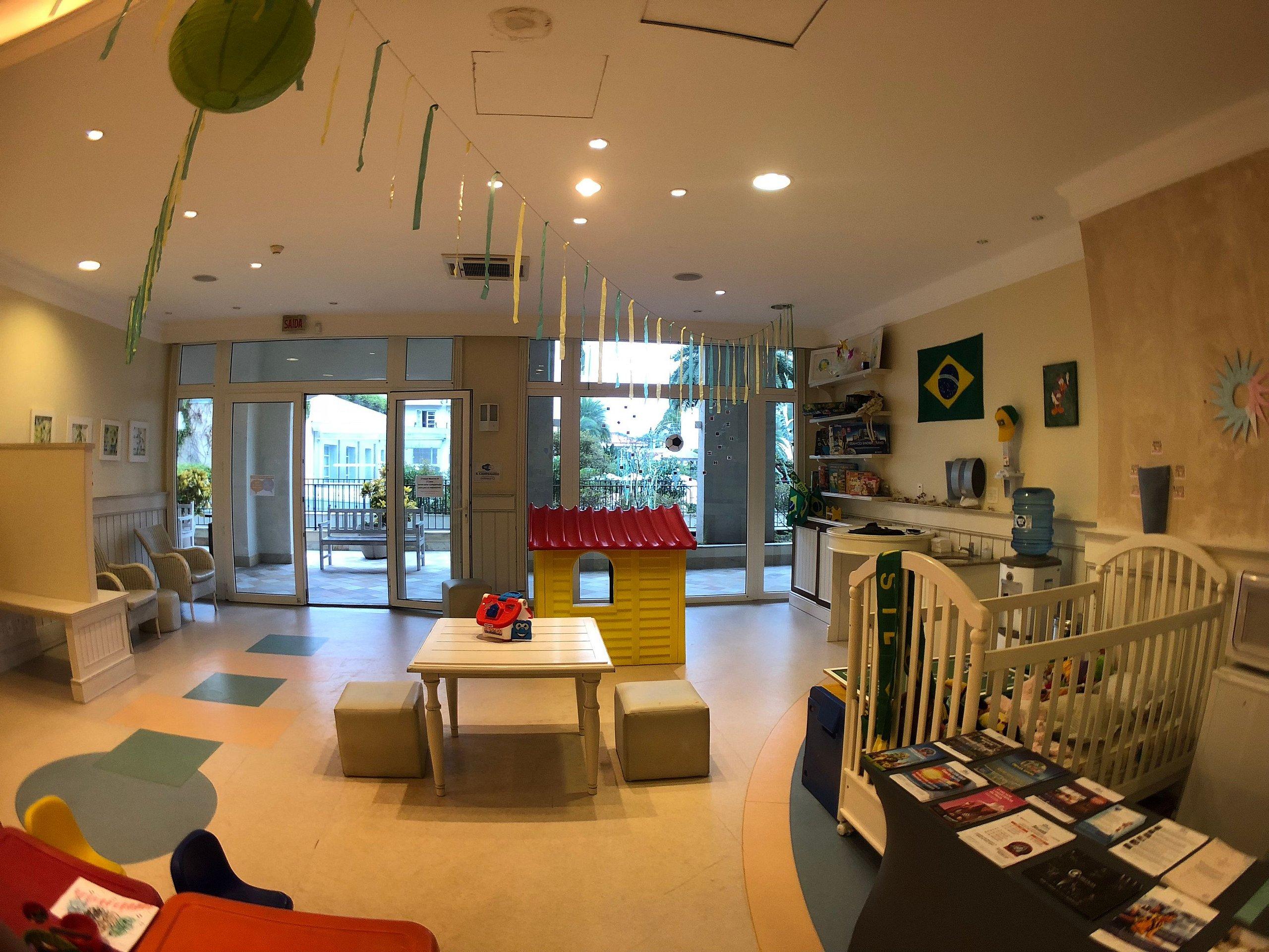 image-housing-carousel
