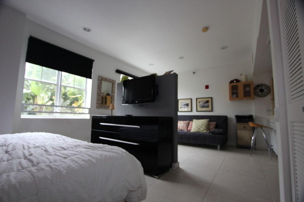 image-housing-carousel