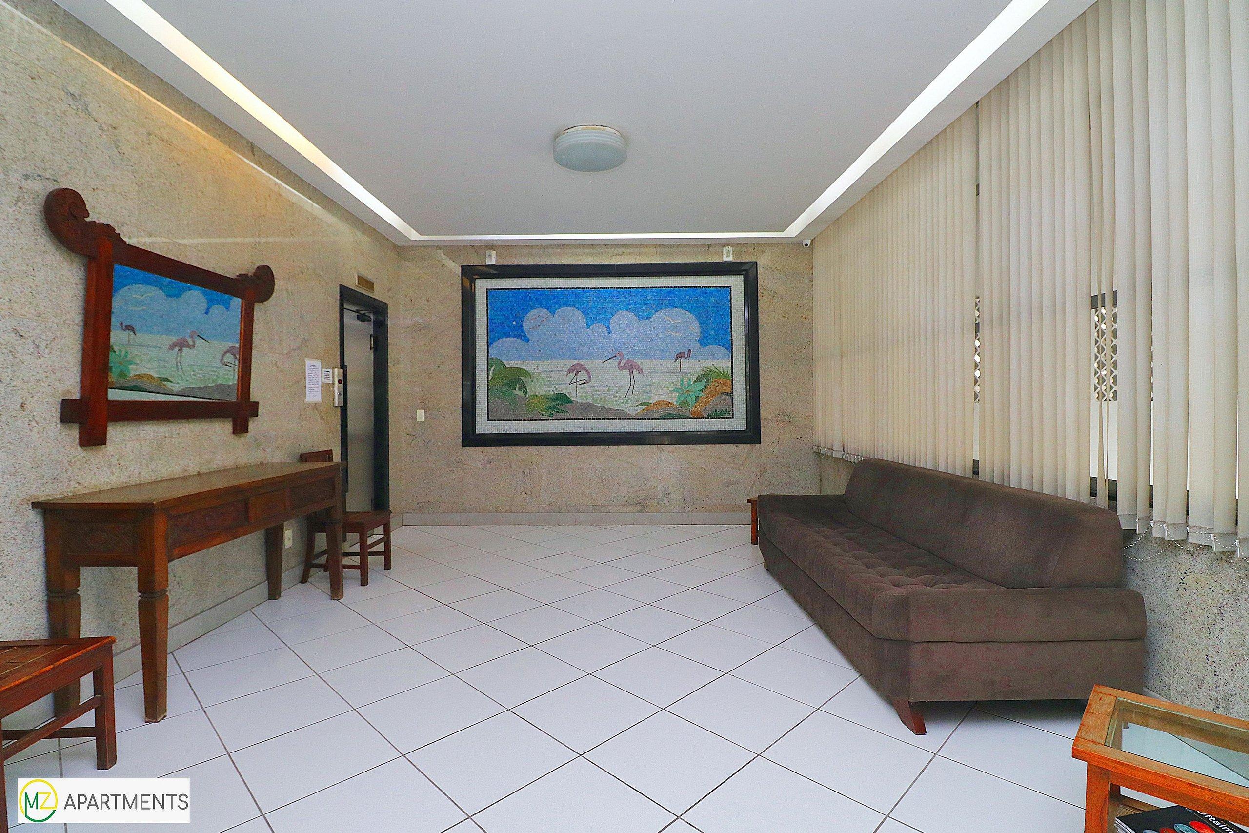 image-housing-carousel