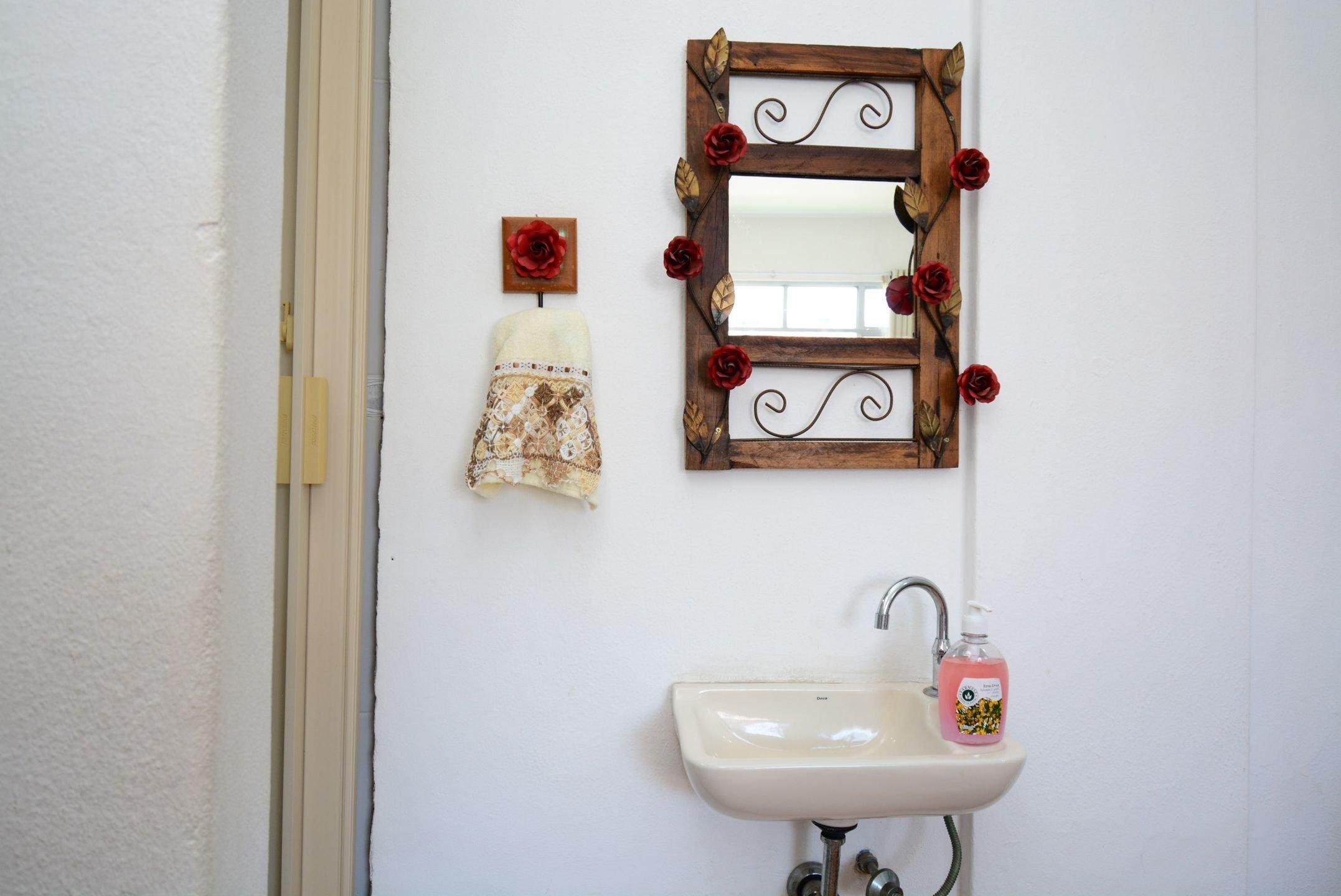 image-housing-carousel