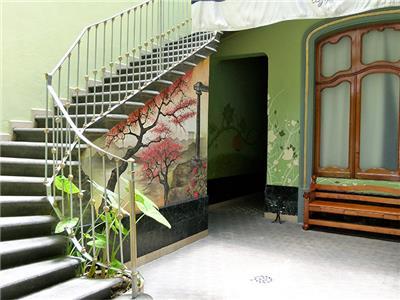 image-housing-carousel