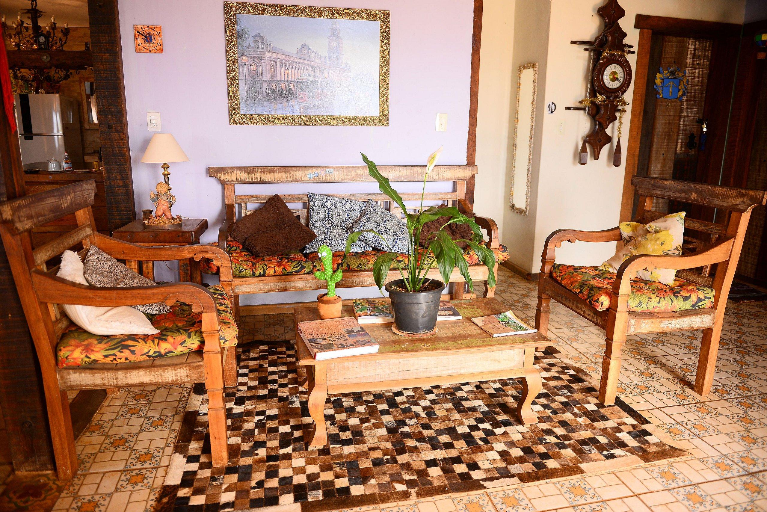 image-housing-carousel