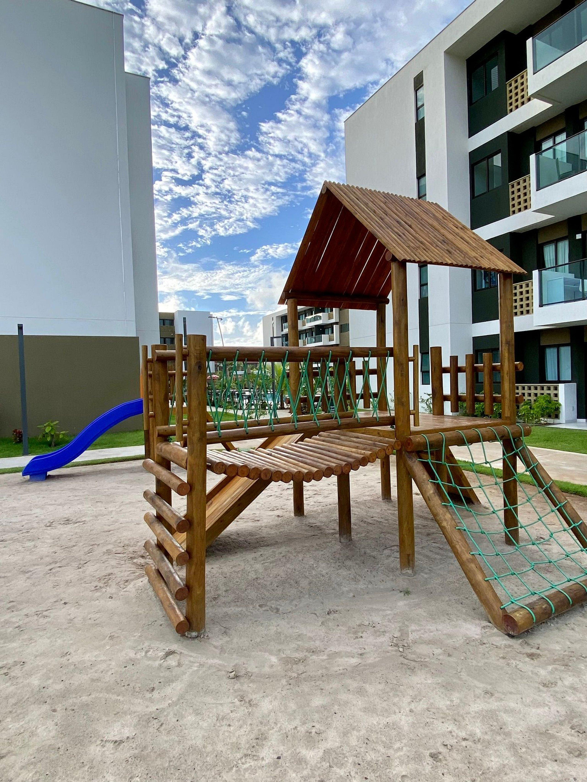 image-housing-carousel