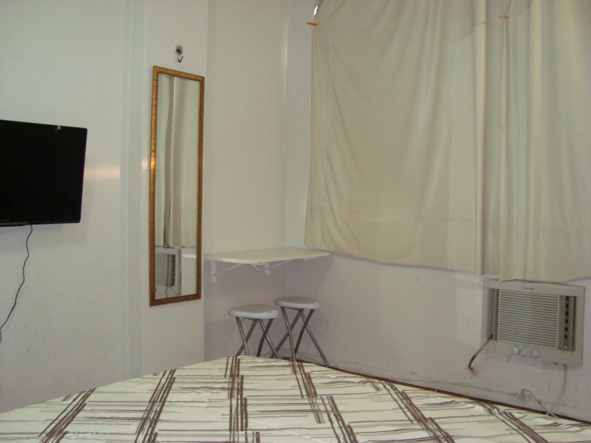 image-housing-carousel