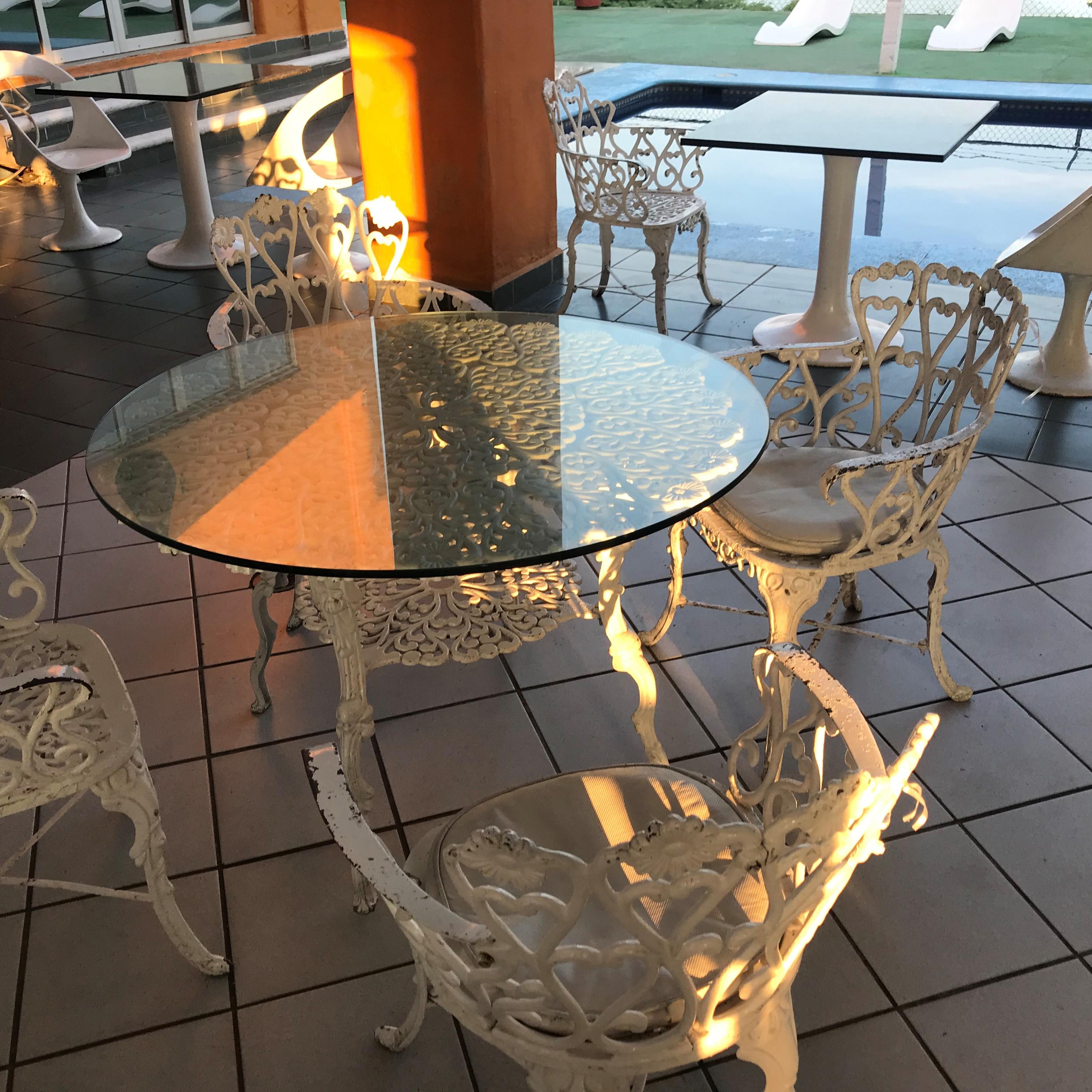 image-housing-carousel