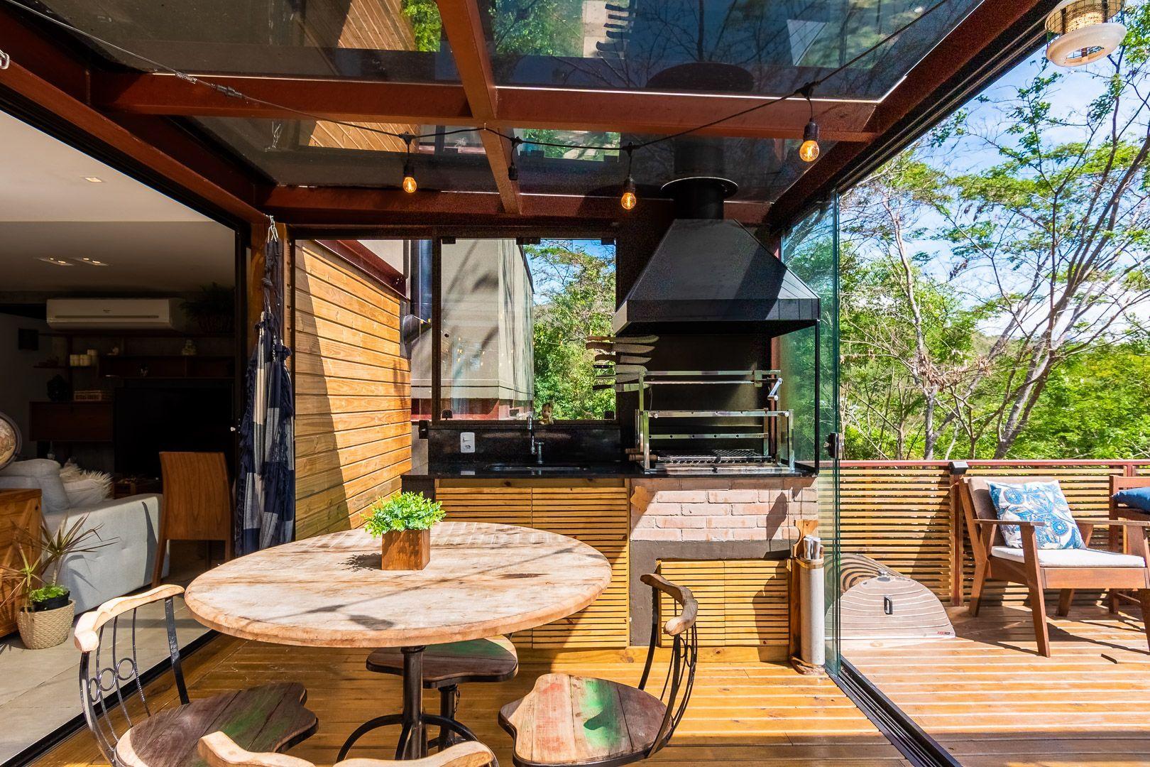 image-housing-carousel
