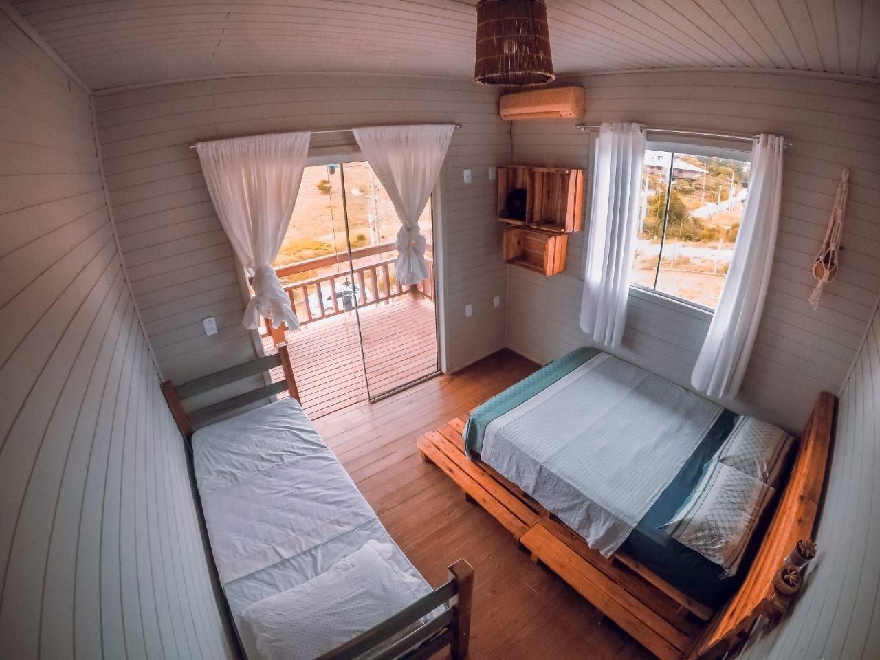 image-housing-carousel