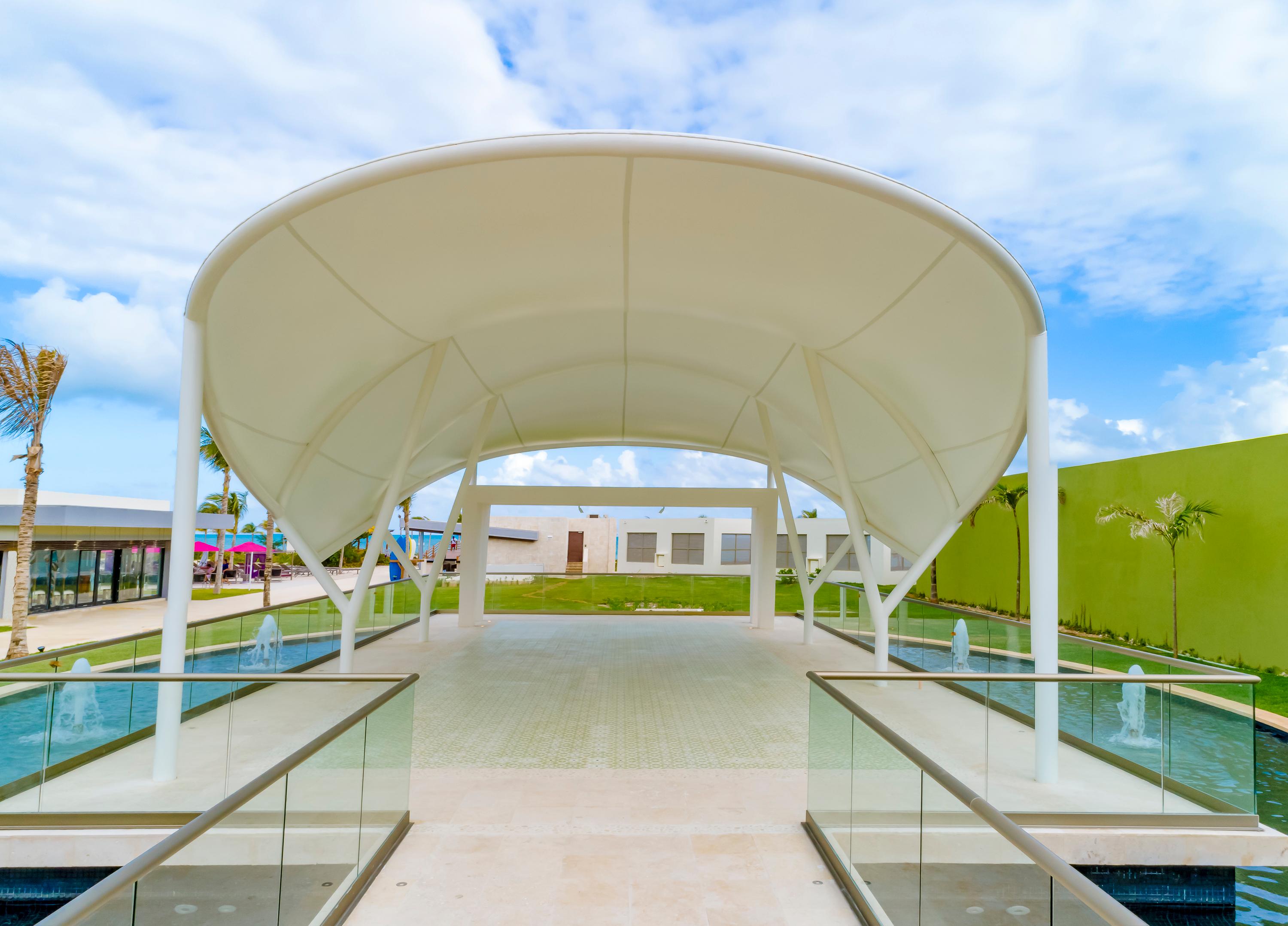 image-housing-carousel