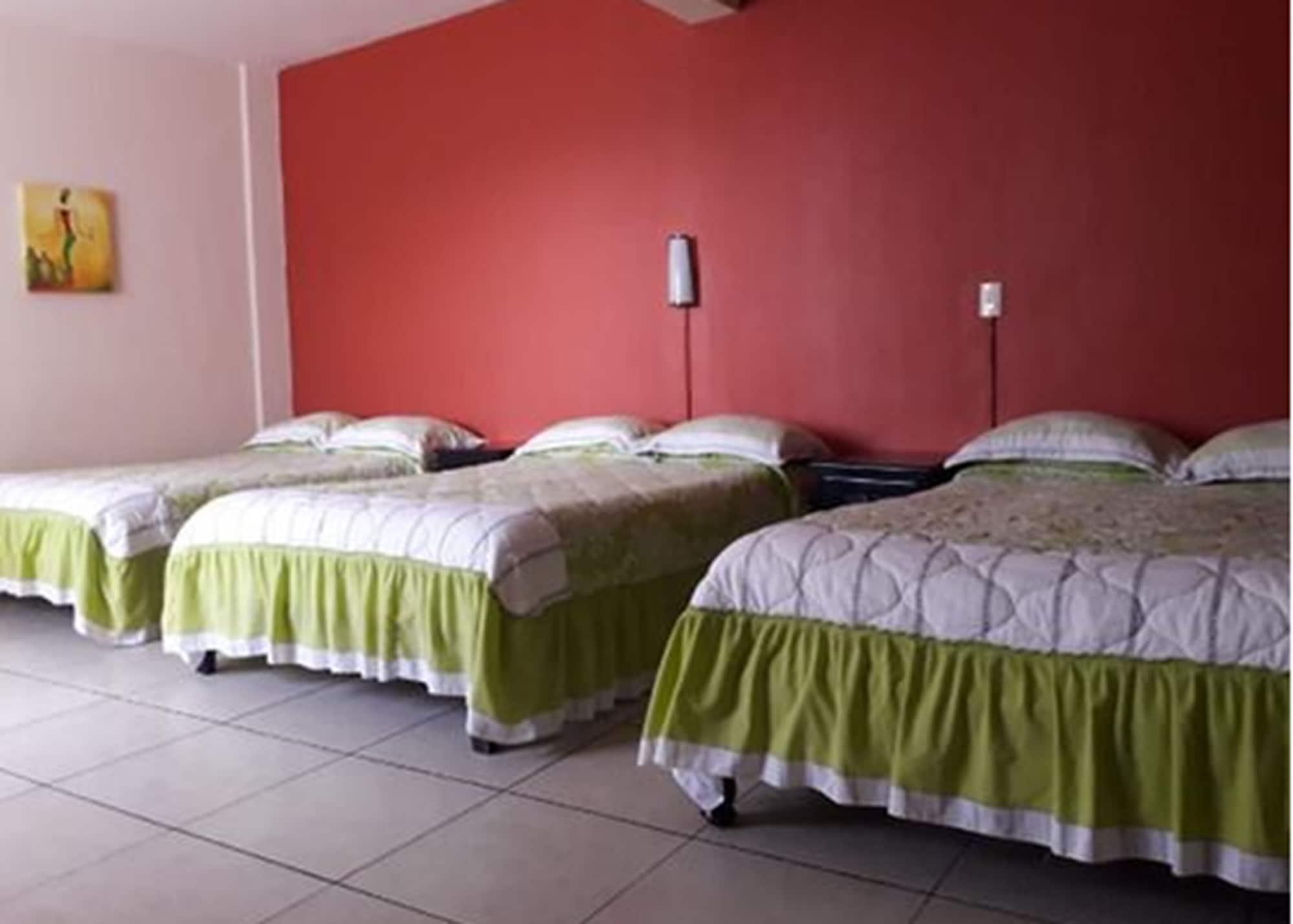 Tercera Avenida Hotel 4