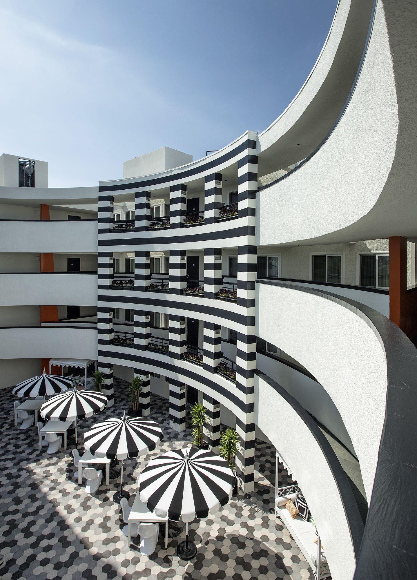 image-housing-carousel