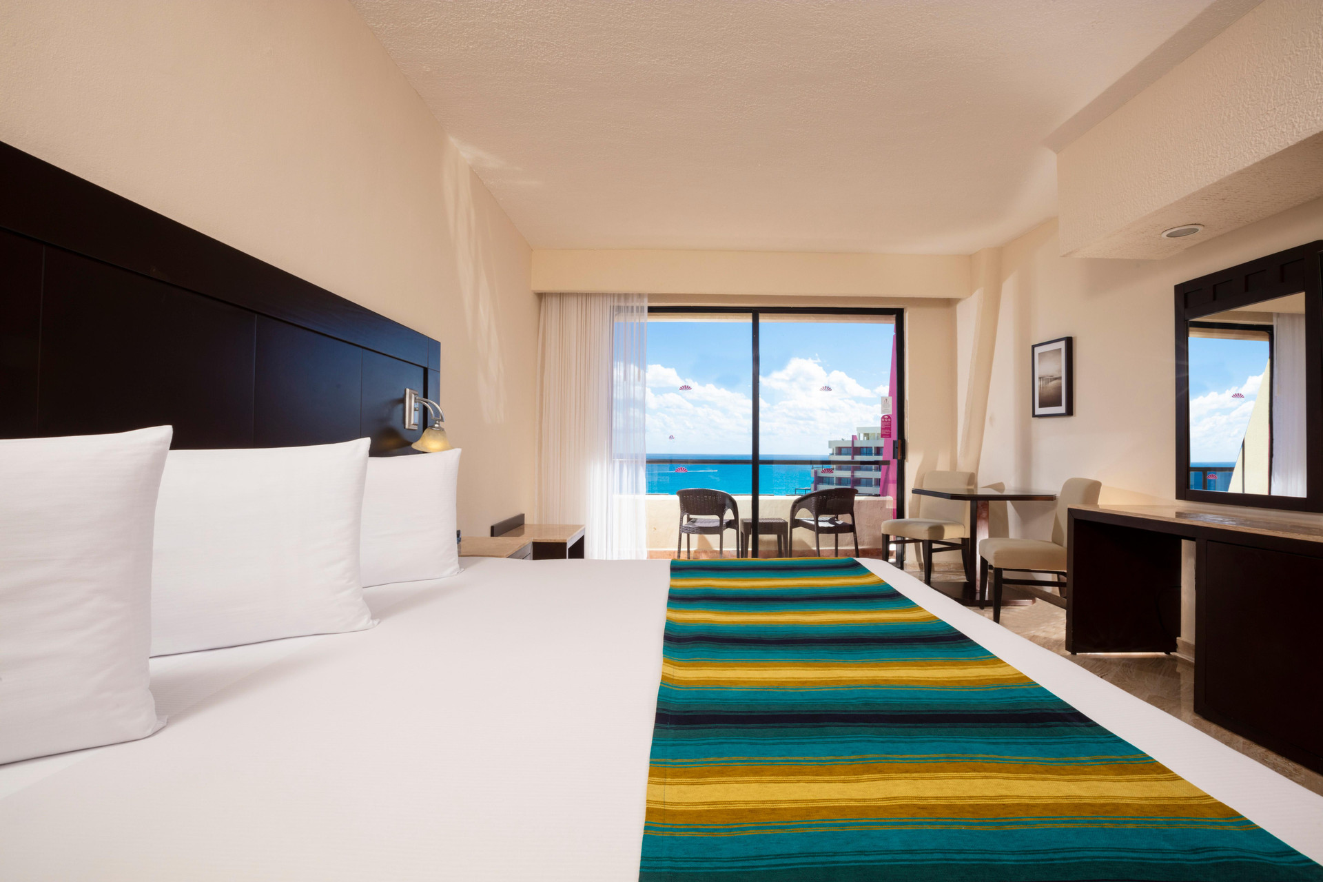 STANDARD KING OCEAN VIEW