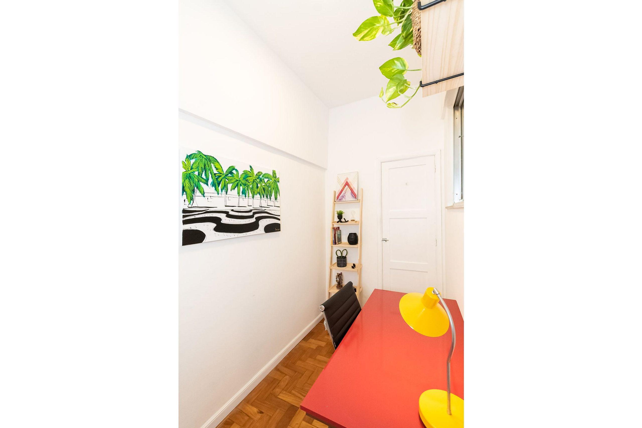image-housing-carousel