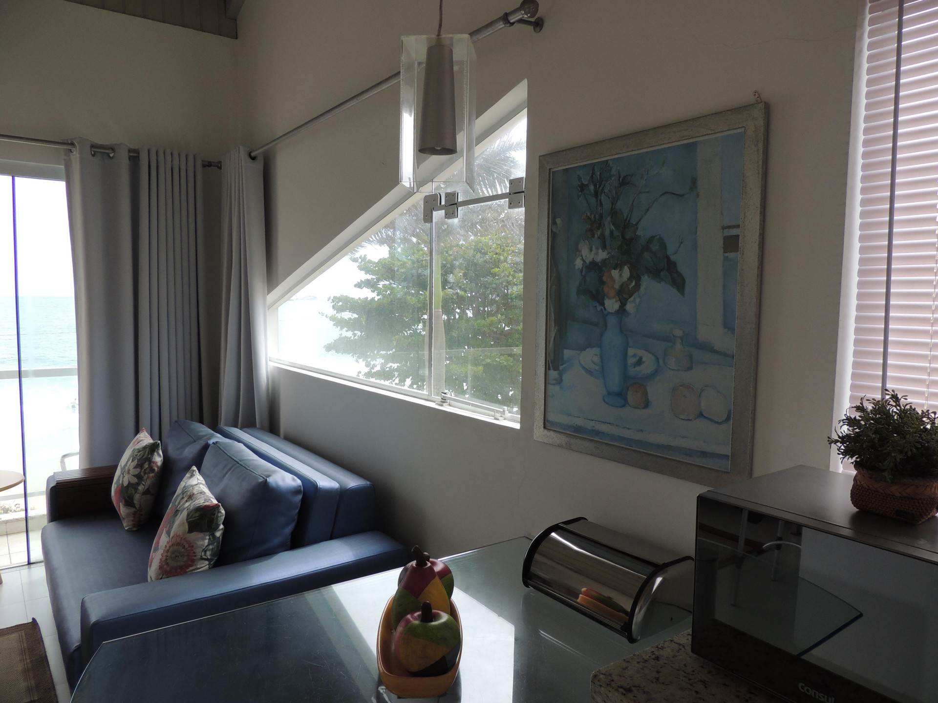 image-housing-carousel