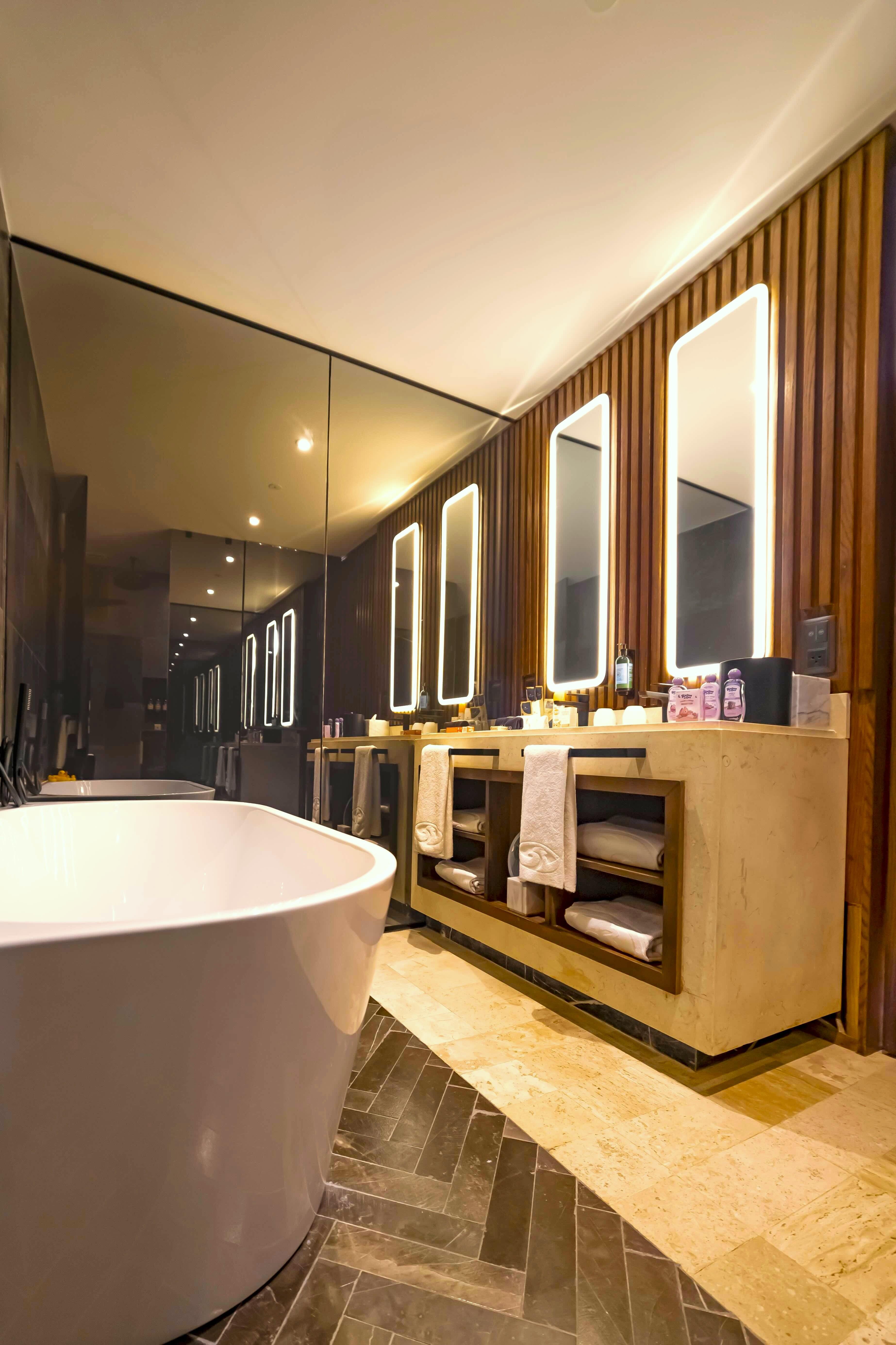 Suite Luxury con Vista a la Piscina