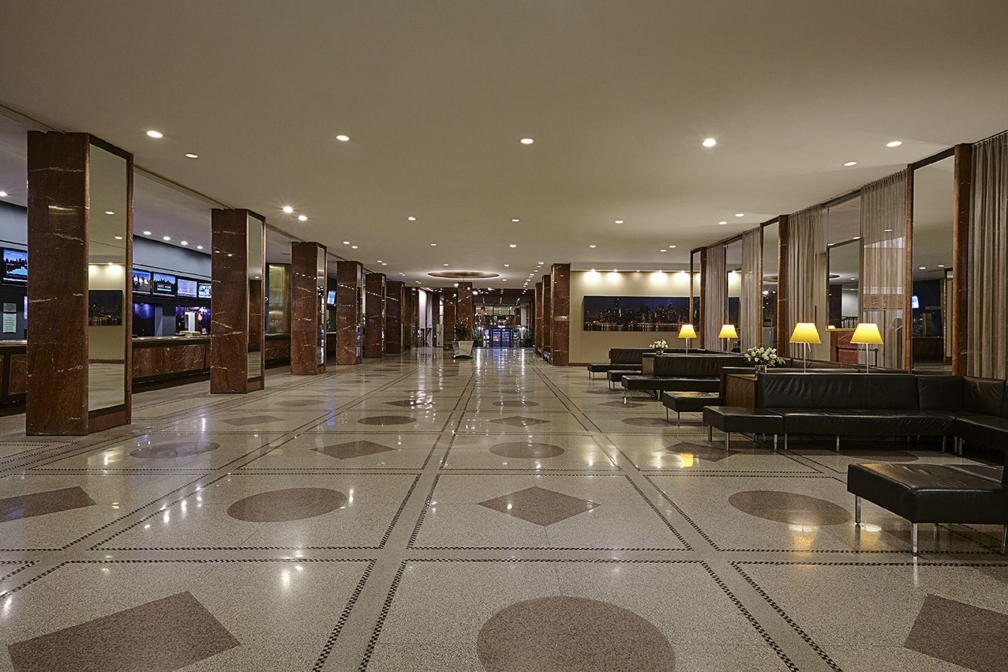 image-housing-carousel