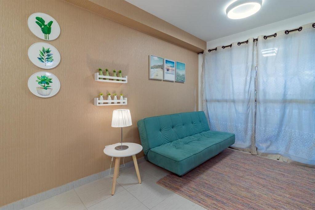 image-housing-carousel