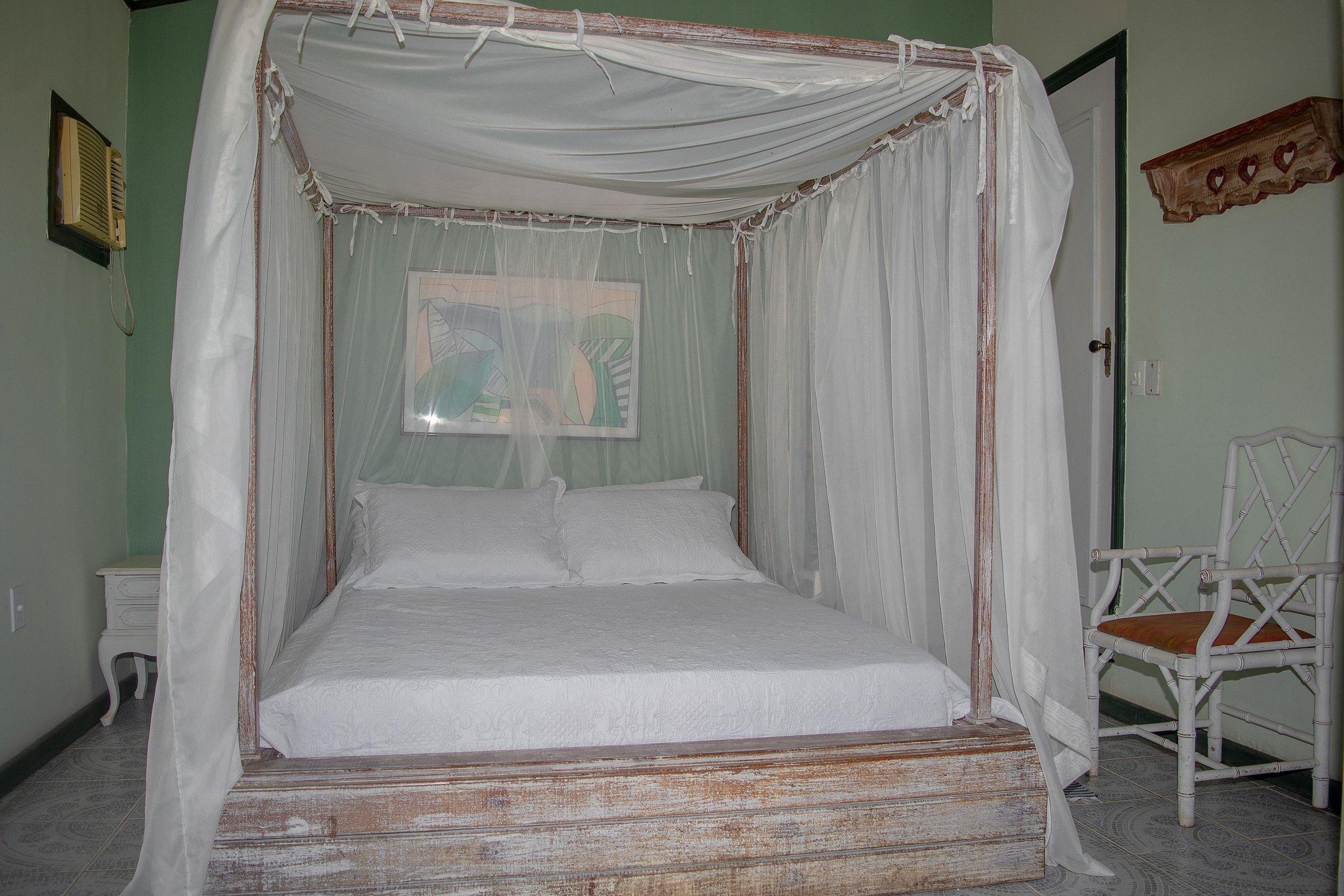 image-housing-carousel