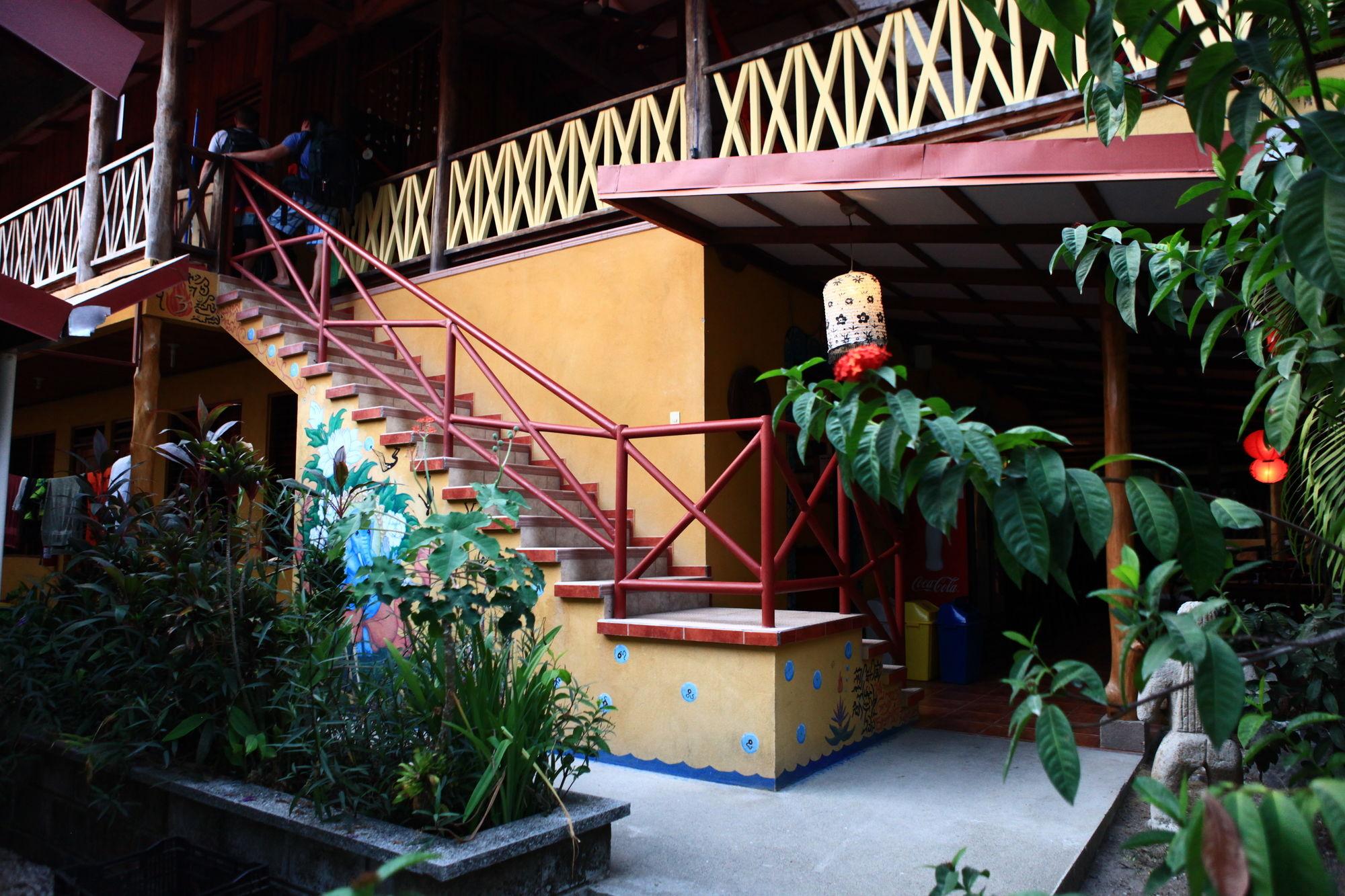 image-housing-carousel