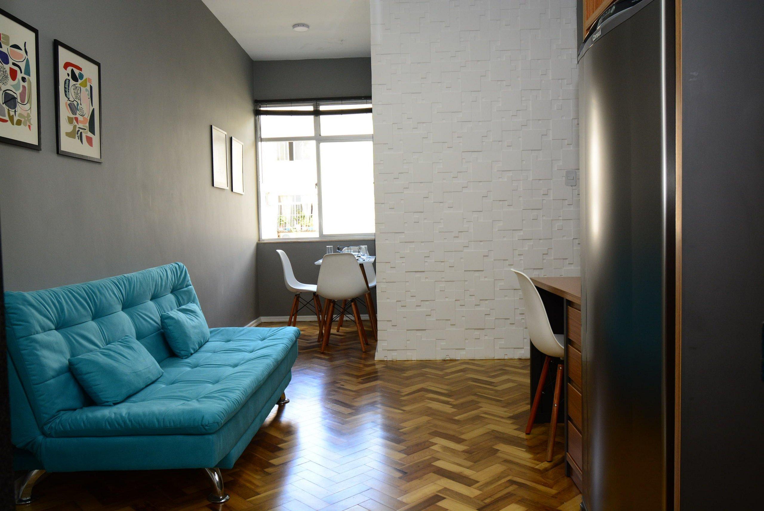 image-housing-carousel