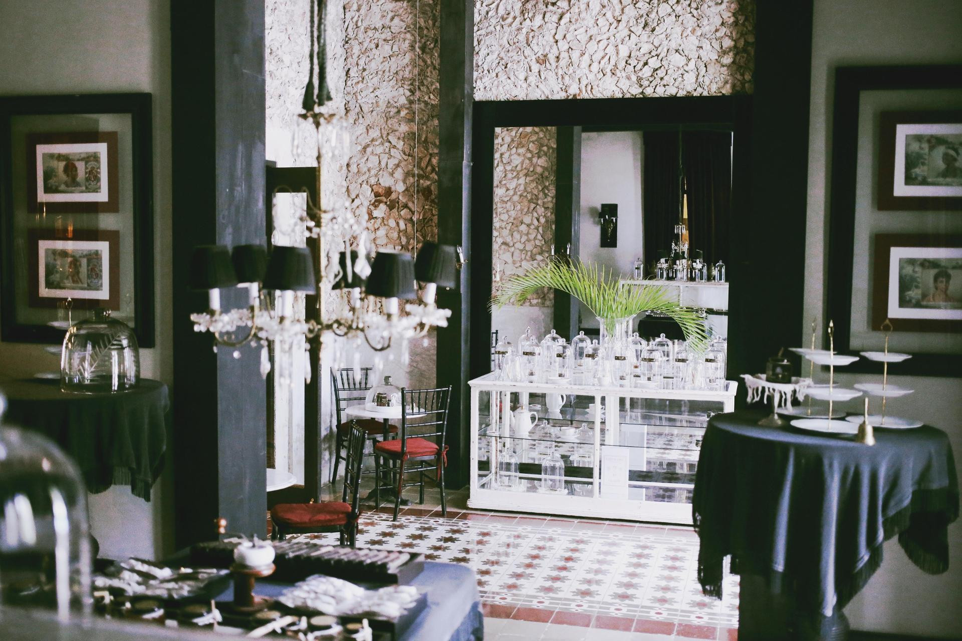image-housing-carousel