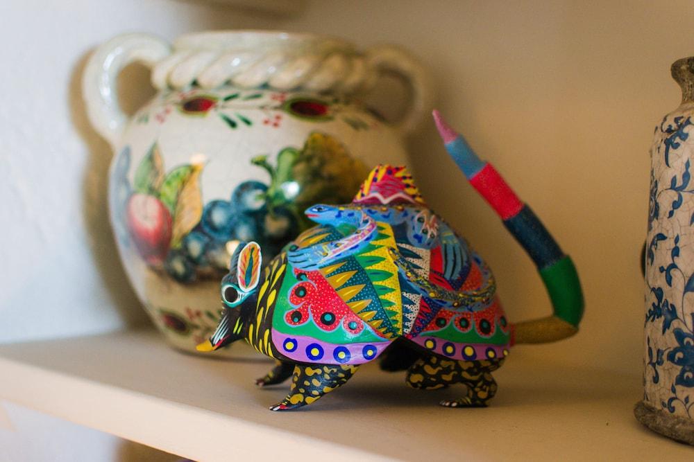 image-housing-carousel
