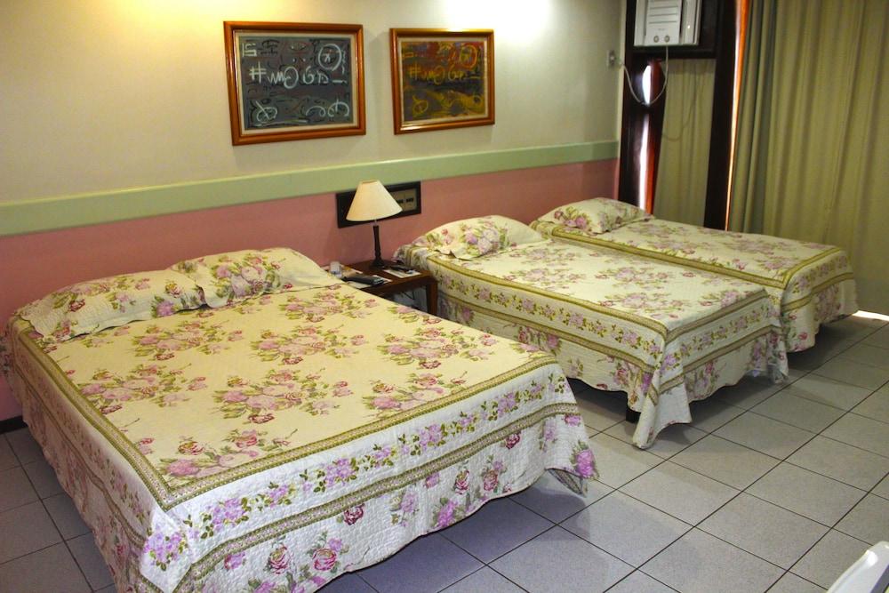 image-housing-carousel